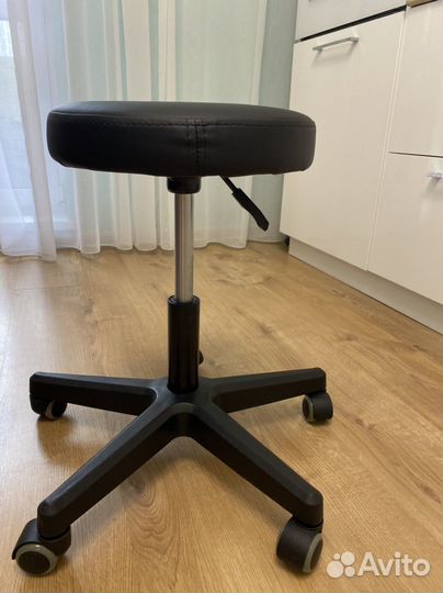 Стул для мастера без спинки