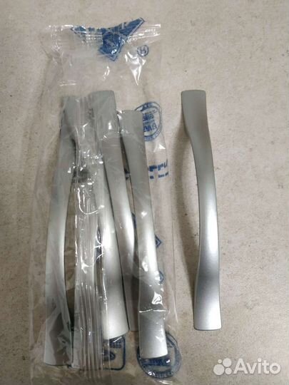 Мебельные ручки разные