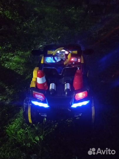 Электромобиль двухместный