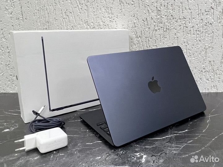 Apple Macbook Air M2/идеал/9 циклов