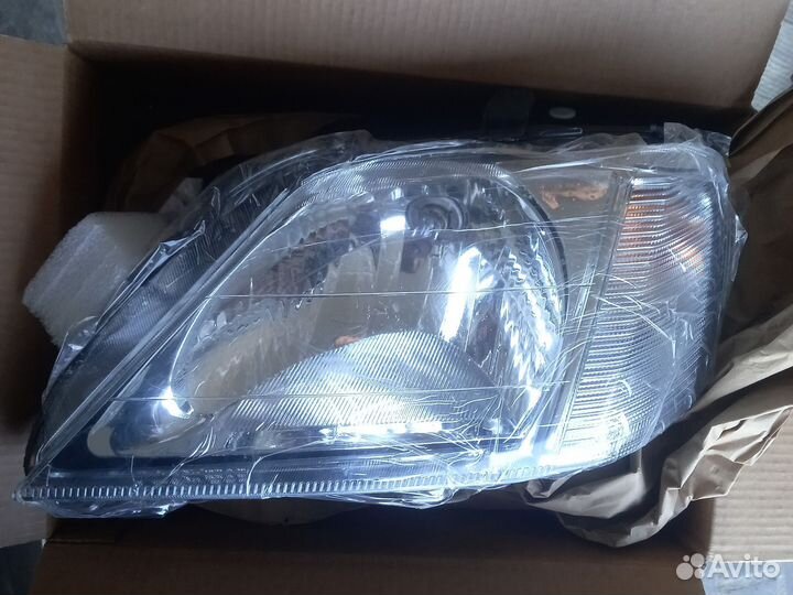 Фары передняя(левая) правая на renault logan 1
