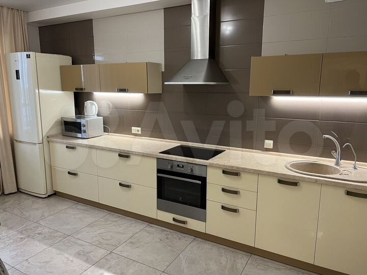 2-к. квартира, 77 м², 18/25 эт.