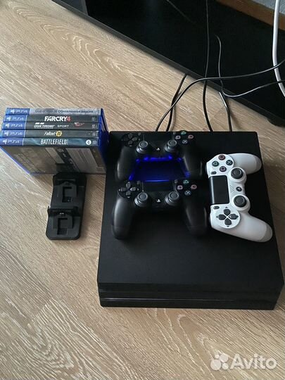 Sony Playstation 4 PS4 pro 1tb с играми