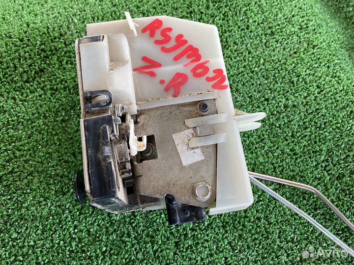 Замок задней правой двери Renault Symbol рест