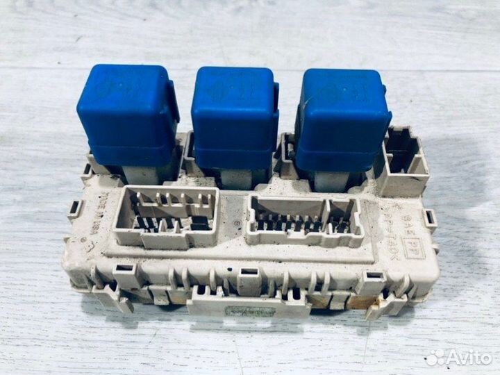 Блок предохранителей салонный Nissan X-Trail T30