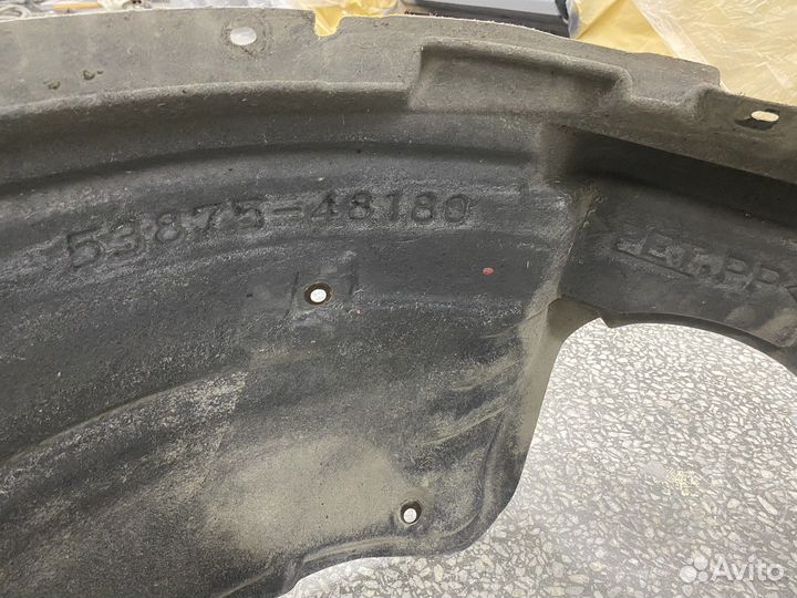 Подкрылок передний правый Lexus RX200t AGL20W