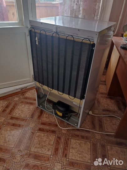 Морозильник indesit sfr 100