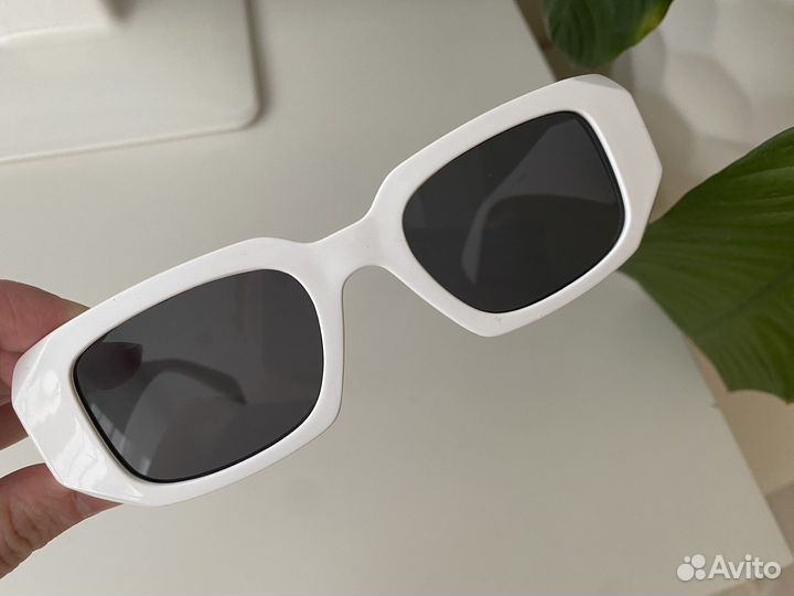 Очки женские новые (черные и белые)