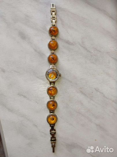 Часы чайка с янтарём