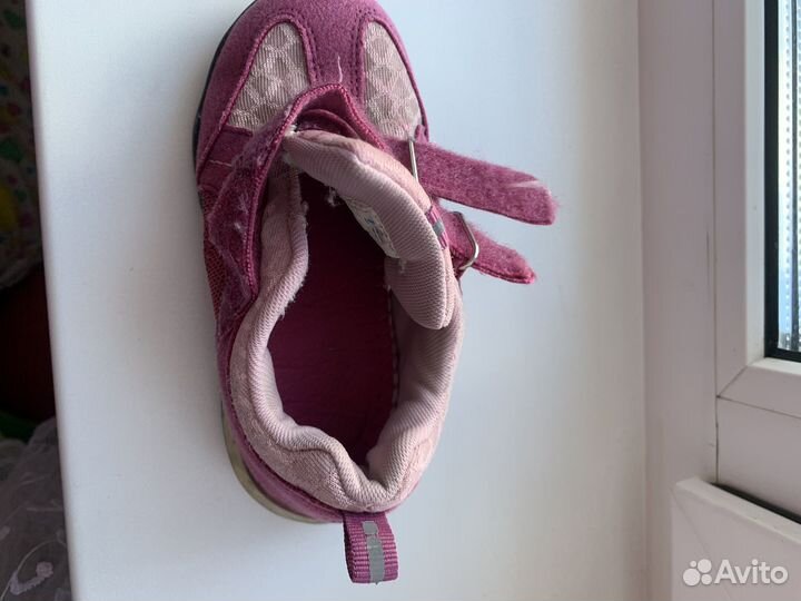 Кроссовки для девочки