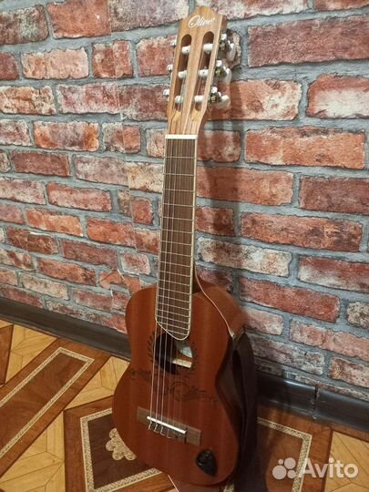 Гиталеле olive U400G с чехлом