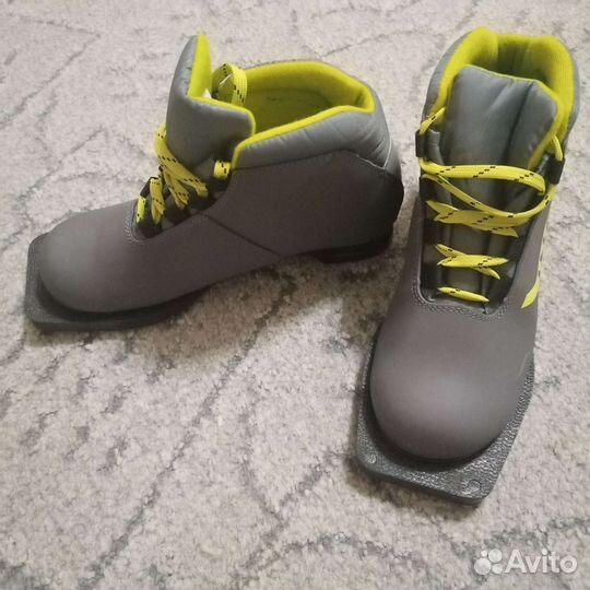 Ботинки лыжные 34 размер