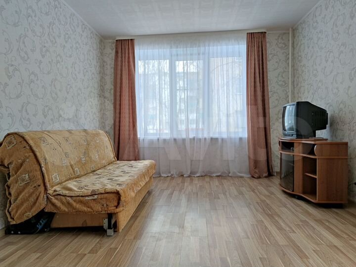 2-к. квартира, 42 м², 1/5 эт.