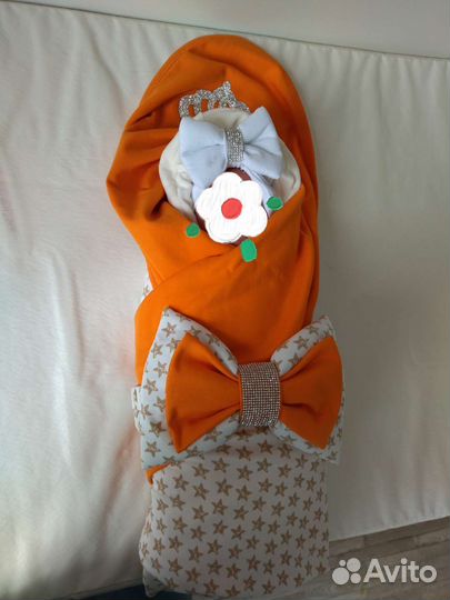 Комплект на выписку для девочки бу