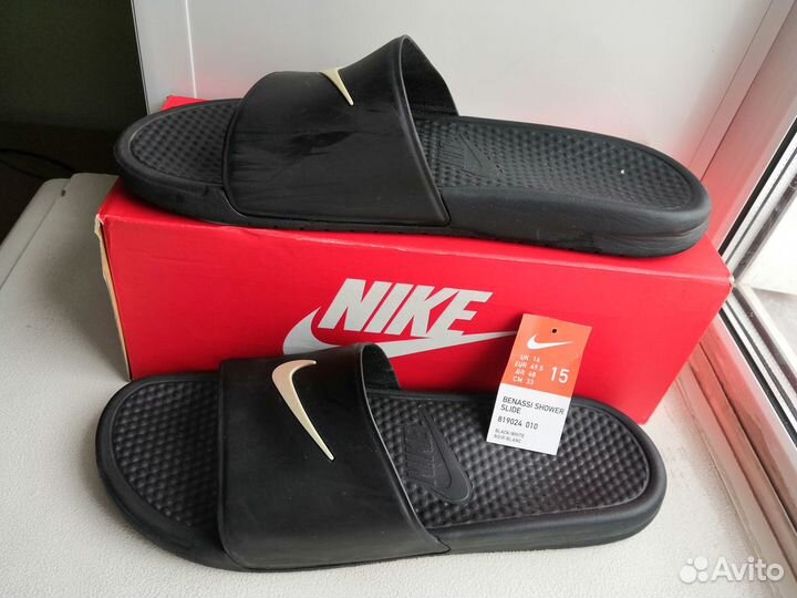 Nike benassi 2024 shower slide