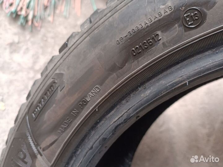 Goodyear UltraGrip Arctic 2 215/50 R17