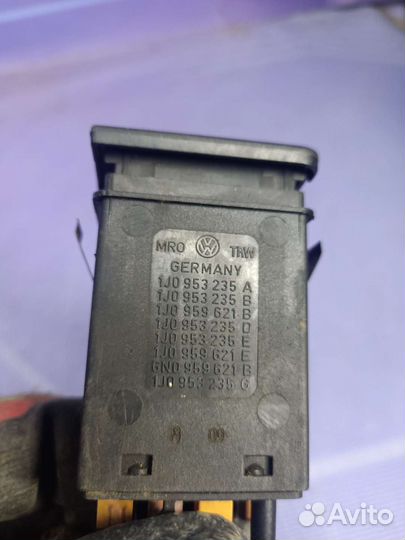 Кнопка обогрева стекла Volkswagen/Skoda