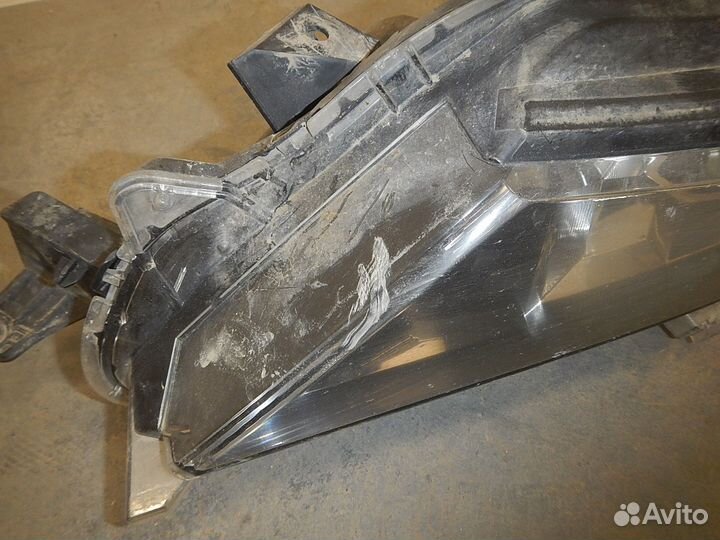 Б/У Б/У Фара левая, Mitsubishi (Митсубиси) -L200