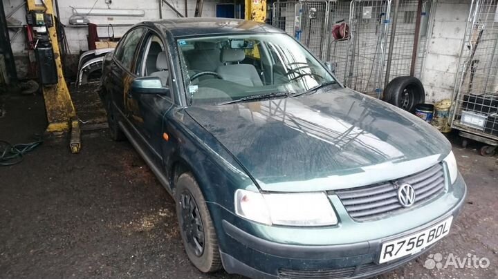 Разбор на запчасти Volkswagen Passat 5