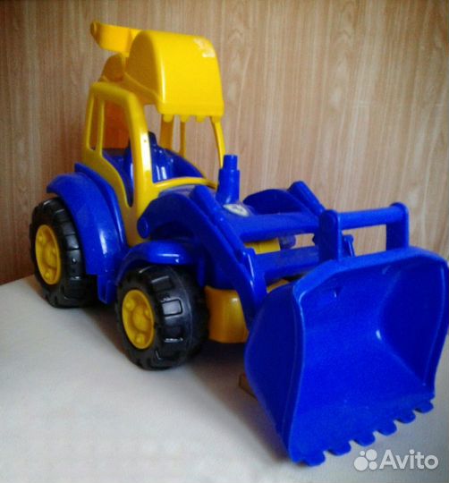 Большой Трактор -бульдозер