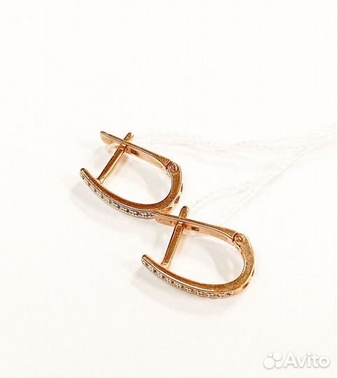 Золотые серьги с камнем