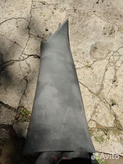 Правая накладка передней стойки Chevrolet Camaro