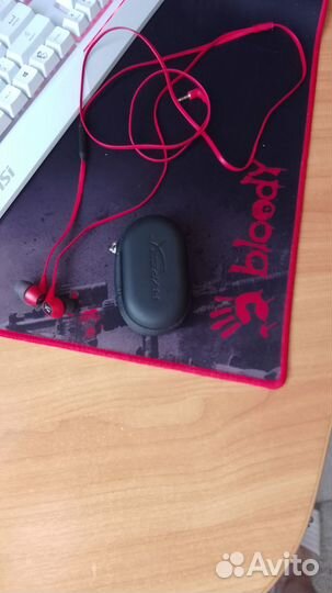 Продам наушники HyperX