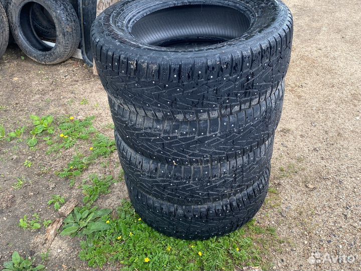Nokian Tyres Hakkapeliitta 7 215/65 R16
