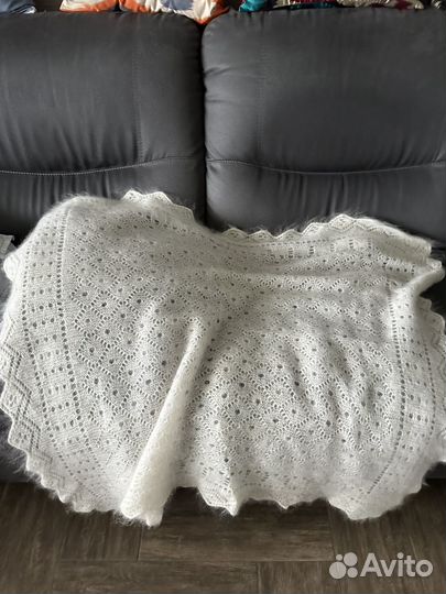 Пуховый платок шаль