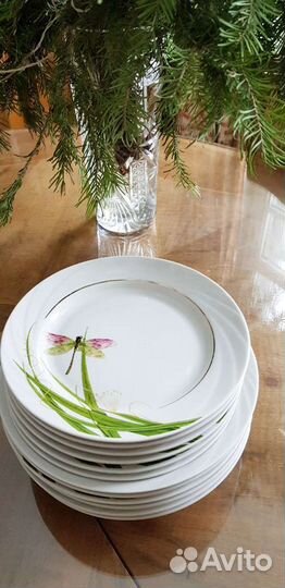 Набор фарфоровых тарелок 8 штук