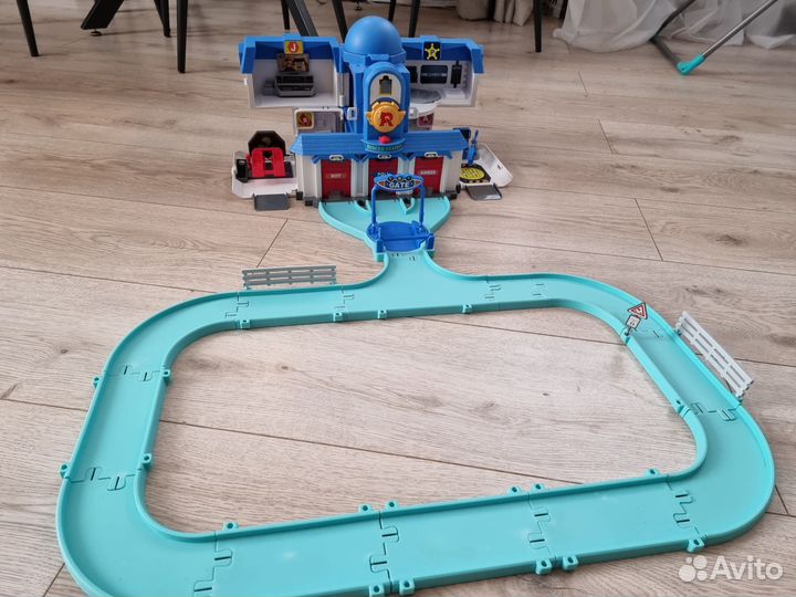 Штаб квартира поли робокар