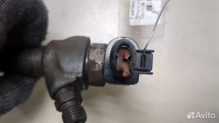 Форсунка топливная Skoda SuperB, 2012