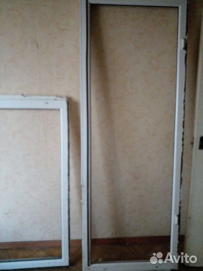 Окно и дверь на балкон