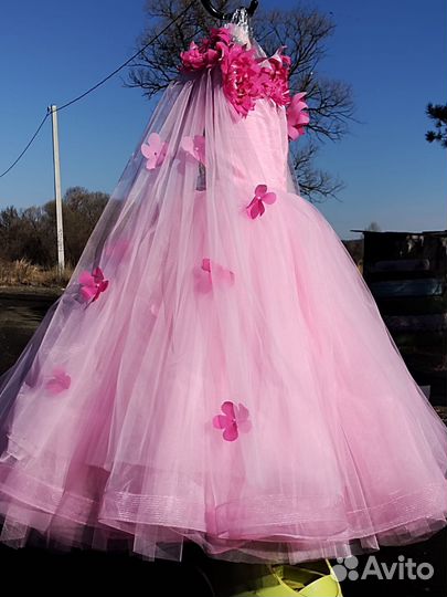 Шикарное платье для девочки 110