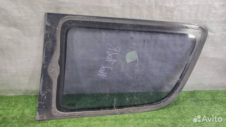 Стекло багажника правое Suzuki Swift 2008