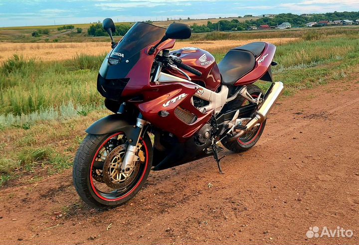 Мотоцикл Хонда VTR-1000F