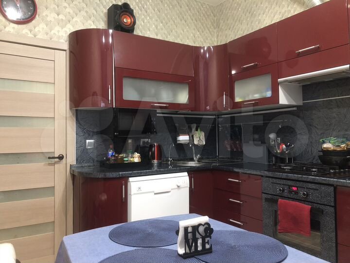 2-к. квартира, 62 м², 1/3 эт.