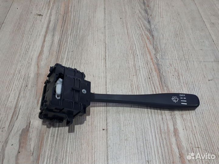 Подрулевой переключатель Nissan NP300 Прав