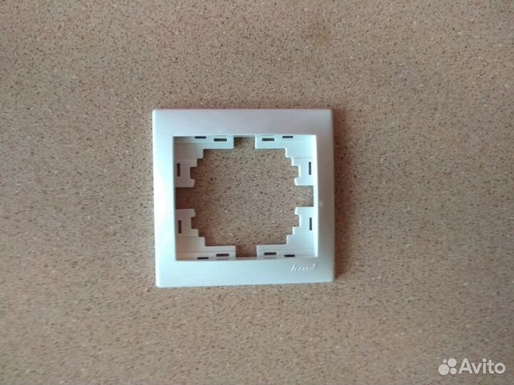 Рамки розеток серии Lezard