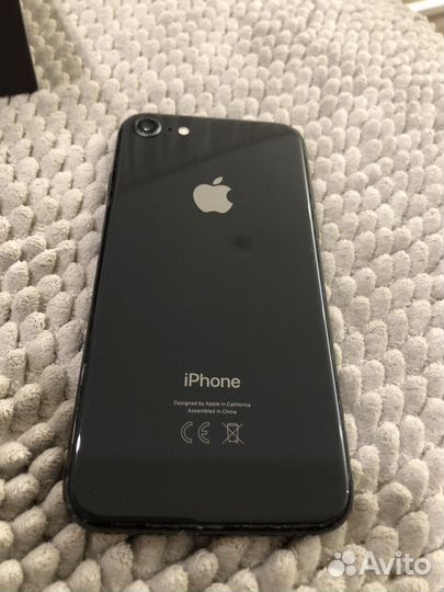 Телефон iPhone 8 64 gb