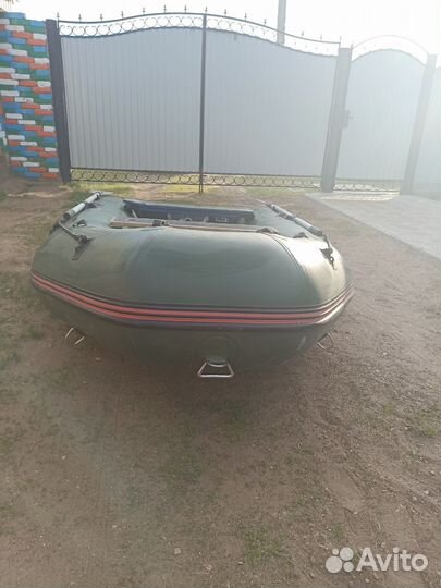 Лодка с мотором