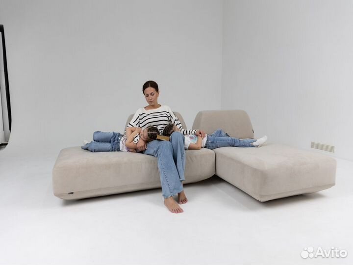 Диван со спальным местом 4400х1800 мм