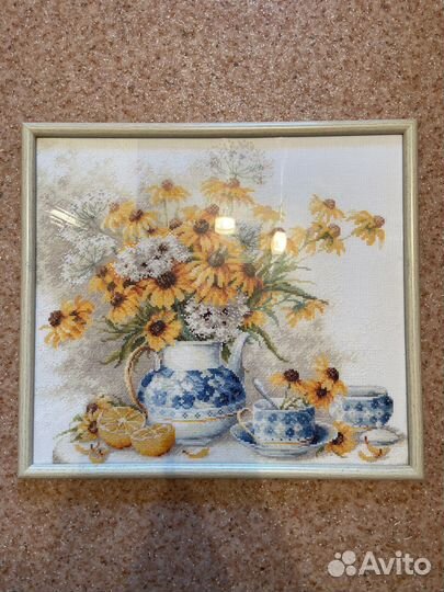 Картина вышитая в багете