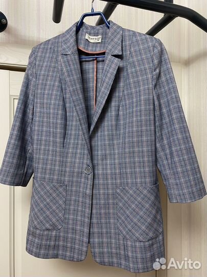 Пиджак жеский 44