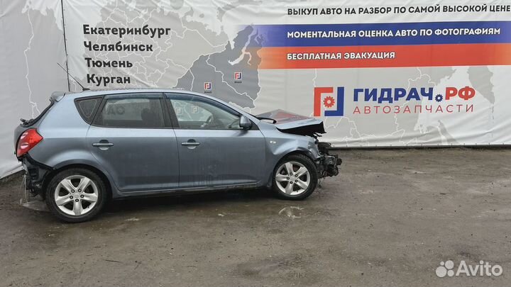 Держатель задней полки левый Kia Ceed (ED) 859101H