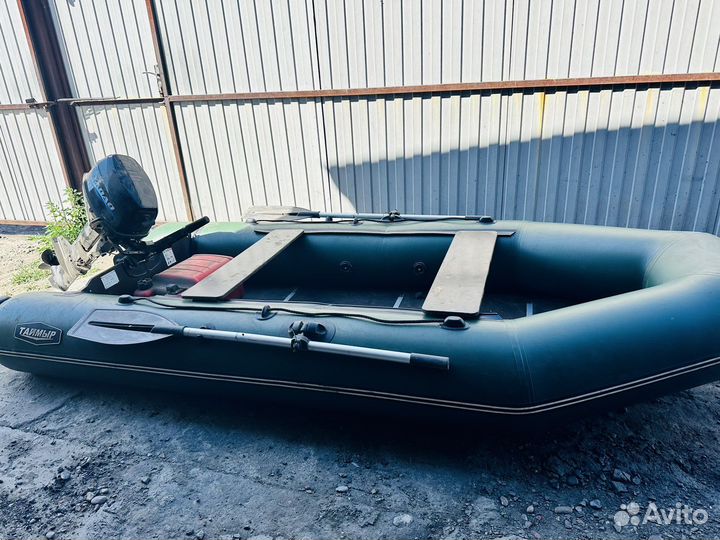 Лодка с мотором