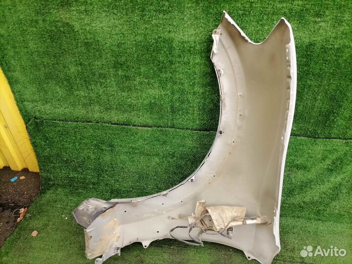 Крыло переднее правое Mitsubishi Pajero III V73W с