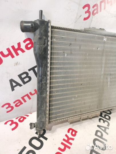 Радиатор охлаждения двигателя Daewoo Nexia седан