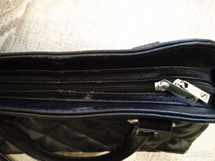 Классическая чёрная сумка