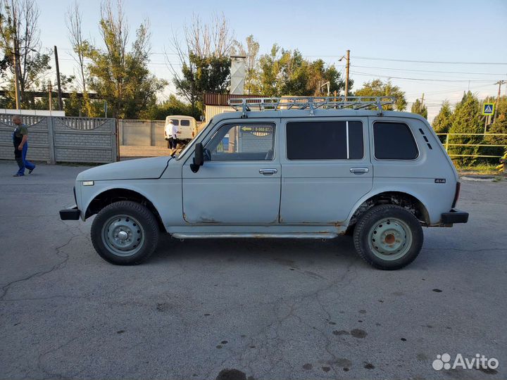 LADA 4x4 (Нива) 1.7 МТ, 2003, 200 000 км